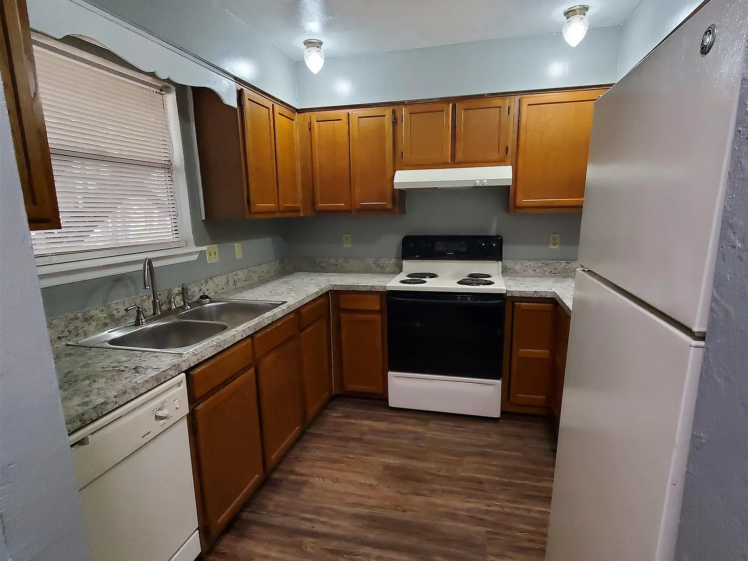 2 bed, 1000 sqft, $1,200 — Photo 4