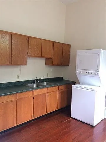 1731 Amelia St — Photo 5