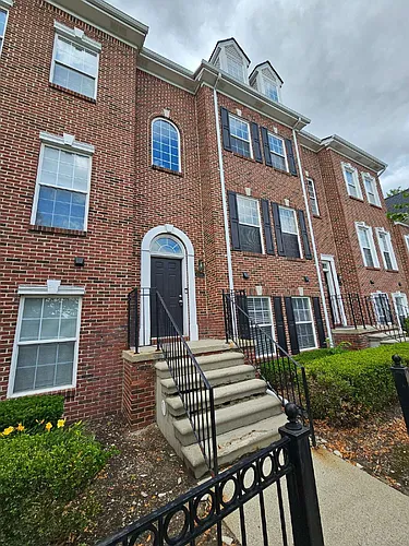 42843 Richmond Dr #10 Photo 1