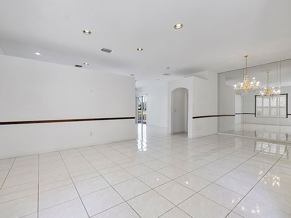 5th image of 7591 NW 59th Way