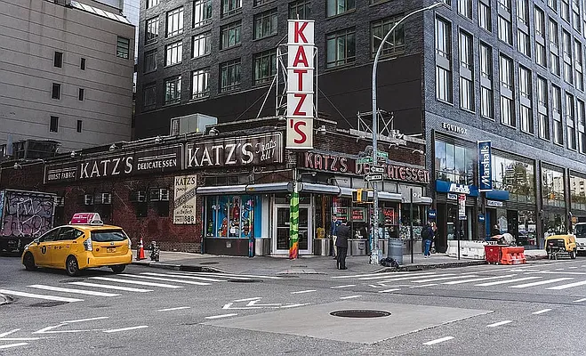 Rented by REAL New York | media 6