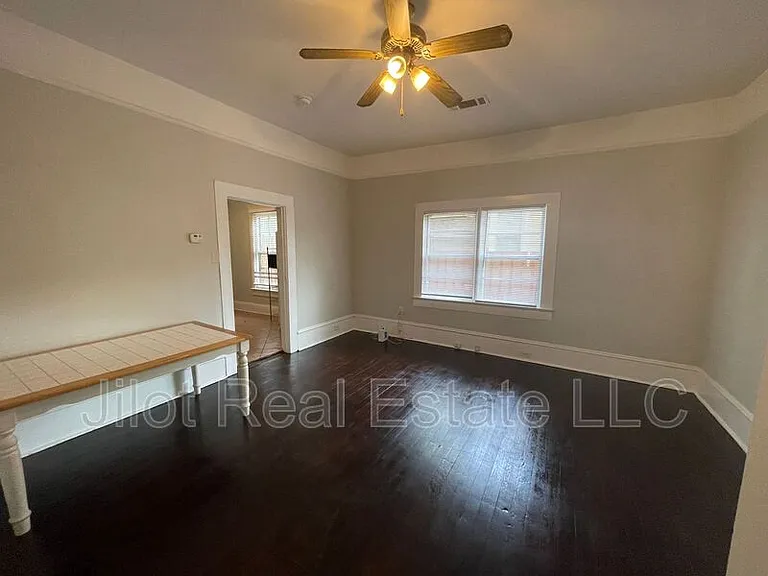 1082 Center St NW #A — Photo 5