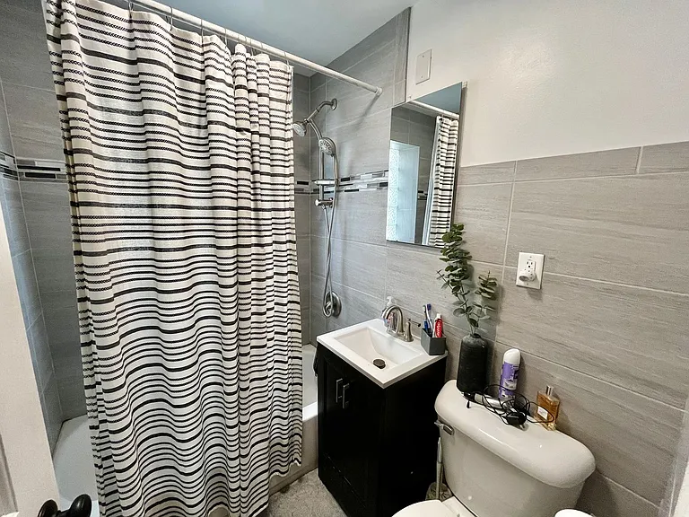 4384 N Wilson Dr — Photo 12