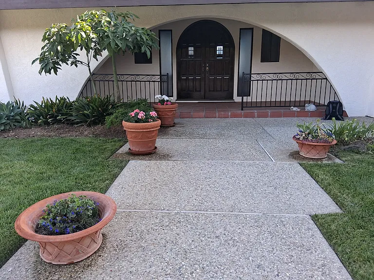 908 Via Los Padres — Photo 2