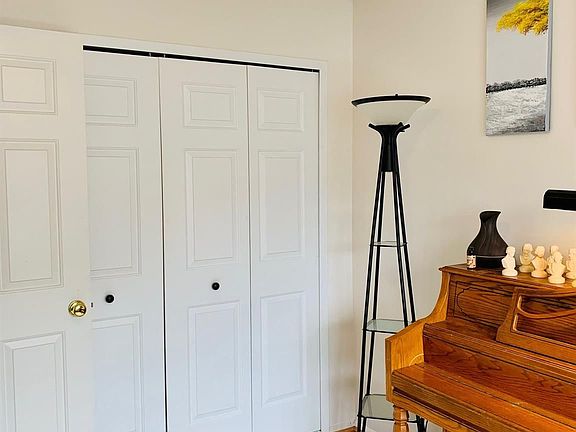 3rd image of 6517 PEMBROOK Drive