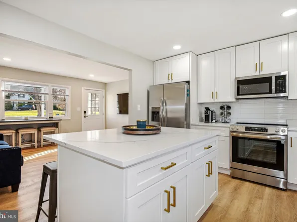 45432 Mallard St, Sterling, VA 20165