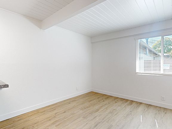 5th image of 390 Woodland Ave #394