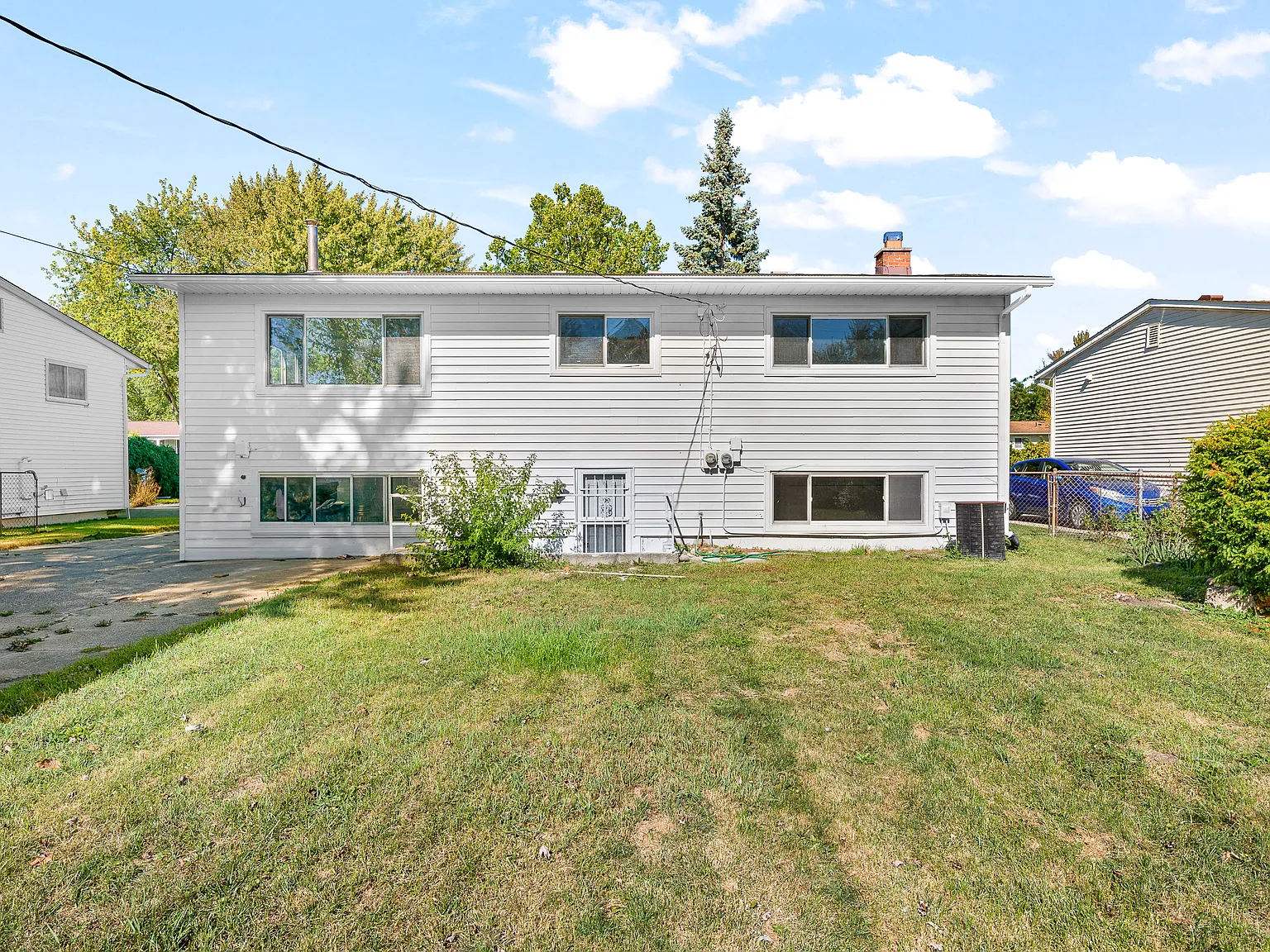 3 bed, 2800 sqft, $2,600 — Photo 4