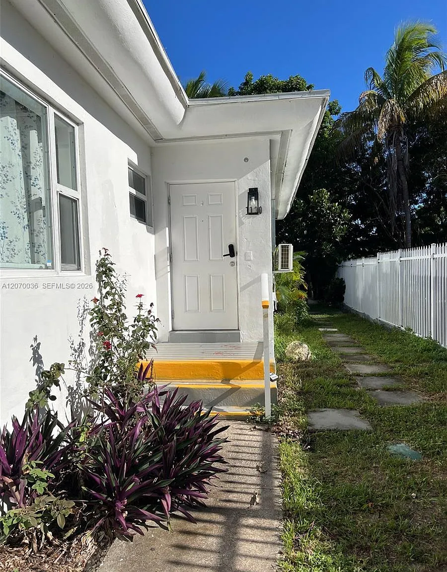 Biscayne Blvd Park — Photo 2