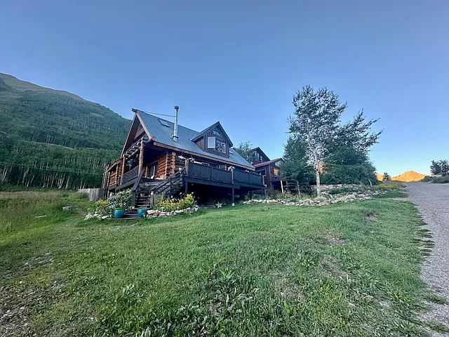 6 Aurum St