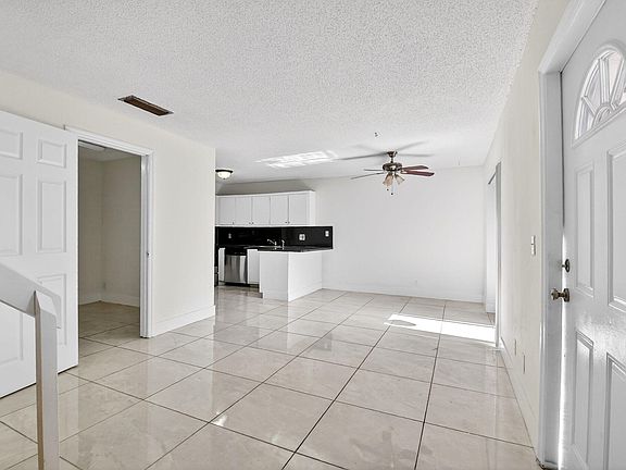 4th image of 136 Woodland Road