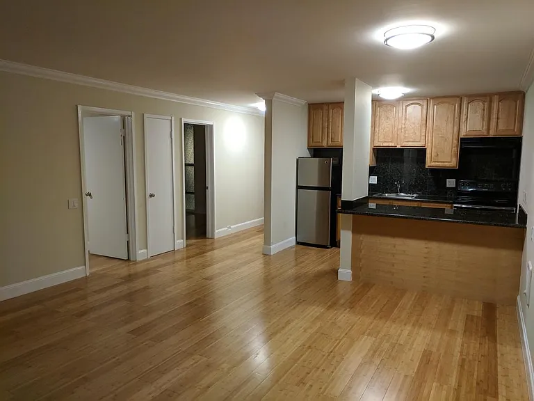 324 Pennsylvania Ave #24 — Photo 3