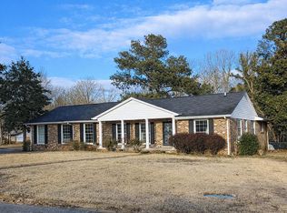 214 Roxie Dr, Florence, AL 35633