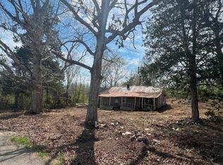 1393 Peace Chapel Rd, Decaturville, TN 38329