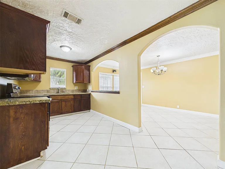 1213 W Sidnor St — Photo 27
