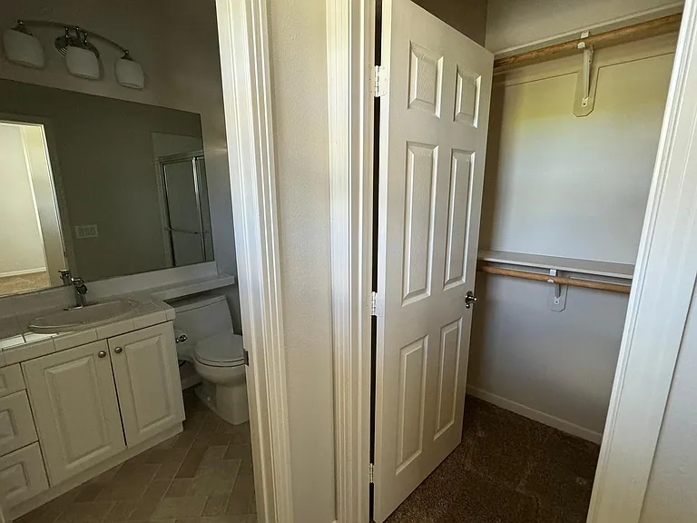bedroom 4 closet & en-suite bathroom