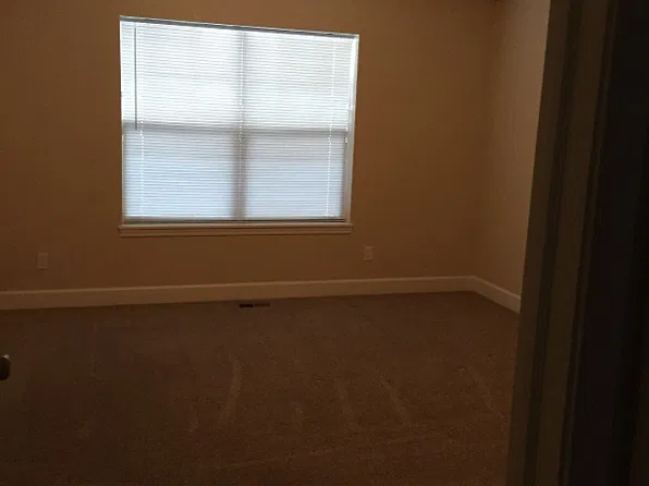 236 Fox Hills Dr, Green River, WY 82935