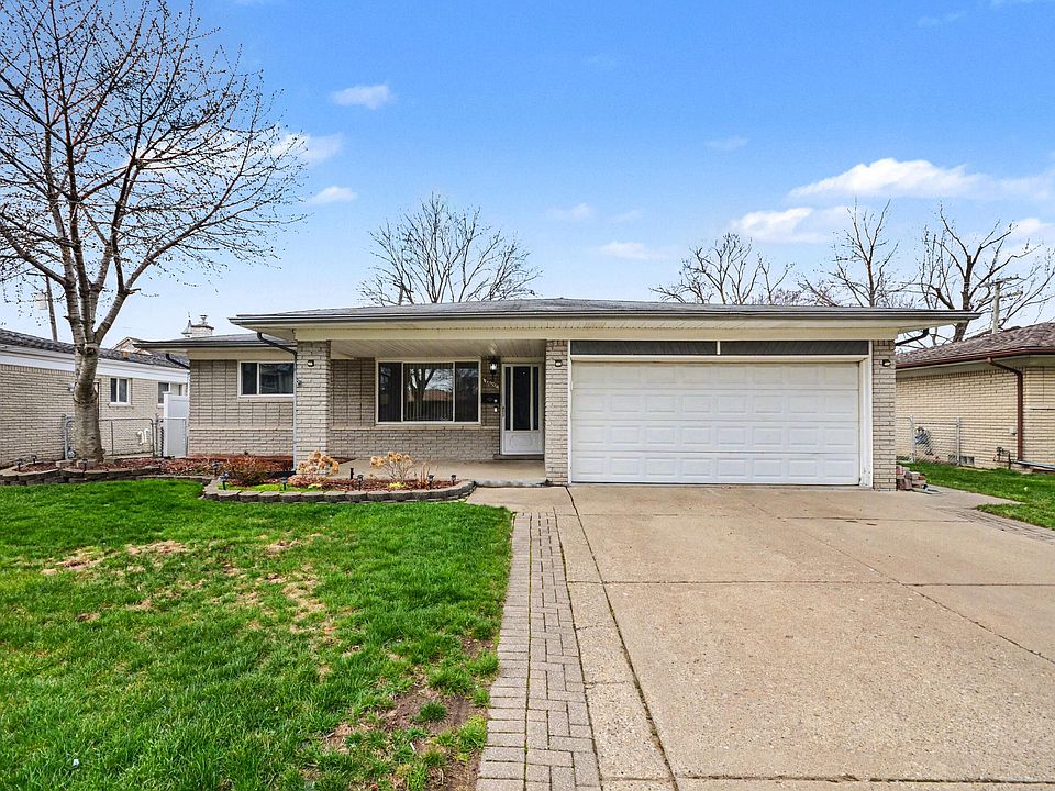 1st image of 33057 Sherwood Forest Dr