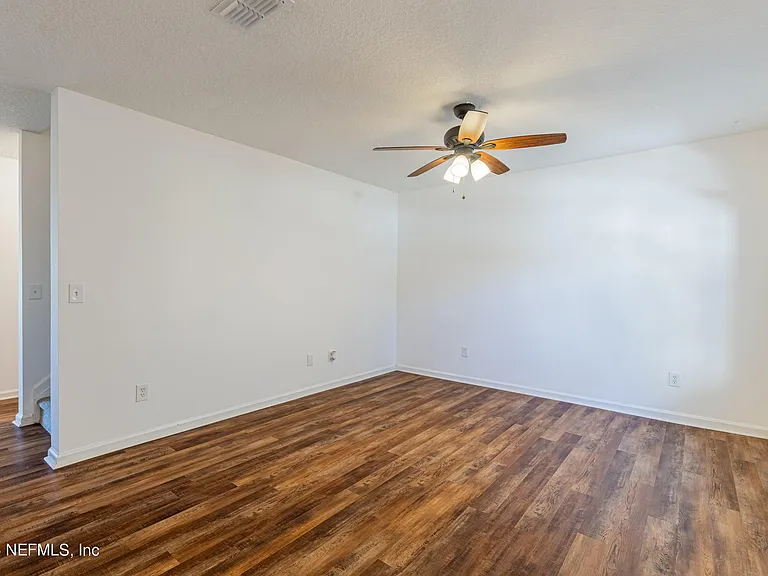 1630 Vineland Cir #B — Photo 9