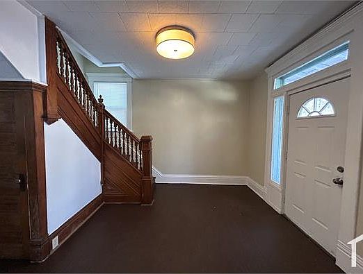 3rd image of 40 Midland Ave