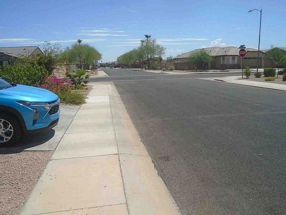 Exterior Neighborhood (street photo)