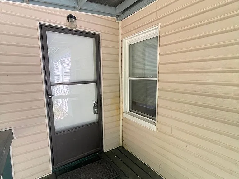 1112 Lee Ave — Photo 16