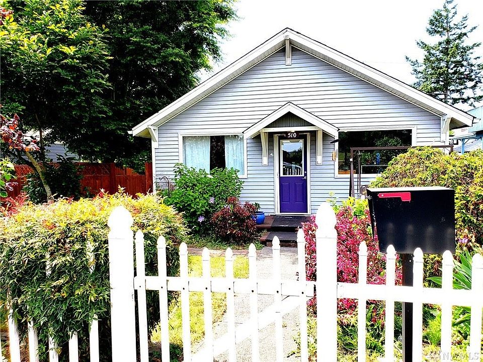 1st image of 510 3rd St SE