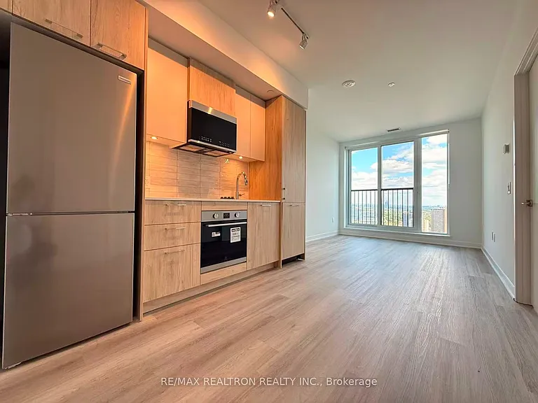 10 Oak St #2502 — Photo 8