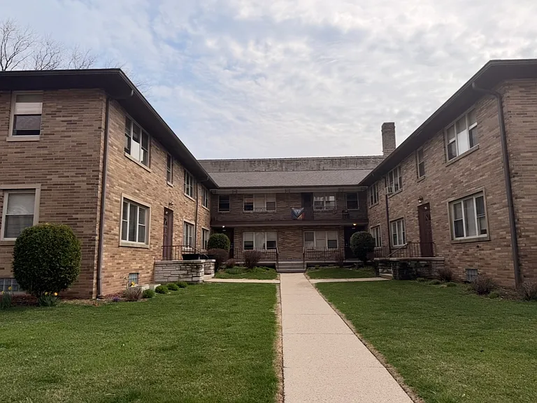 4002 N Farwell Ave #8 — Photo 13
