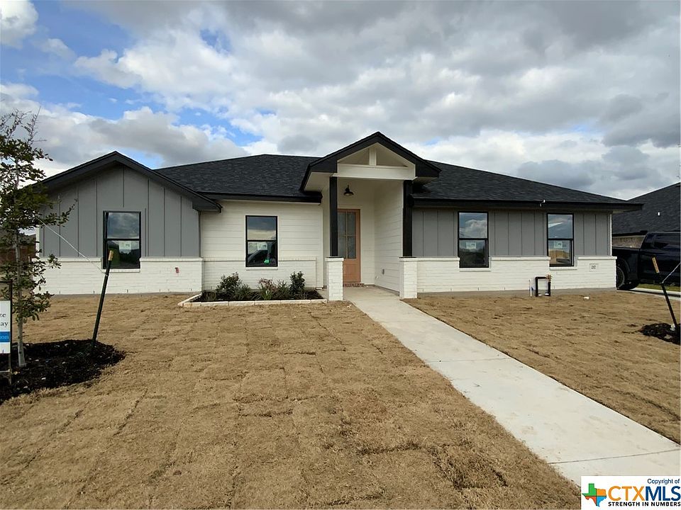 1st image of 217 Bristlecone Dr