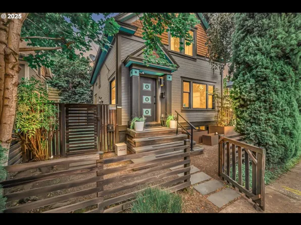 3083 SE Stark St Unit A, Portland, OR 97214