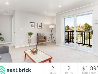3917 SW Raymond St APT 302, Seattle, WA, 98136