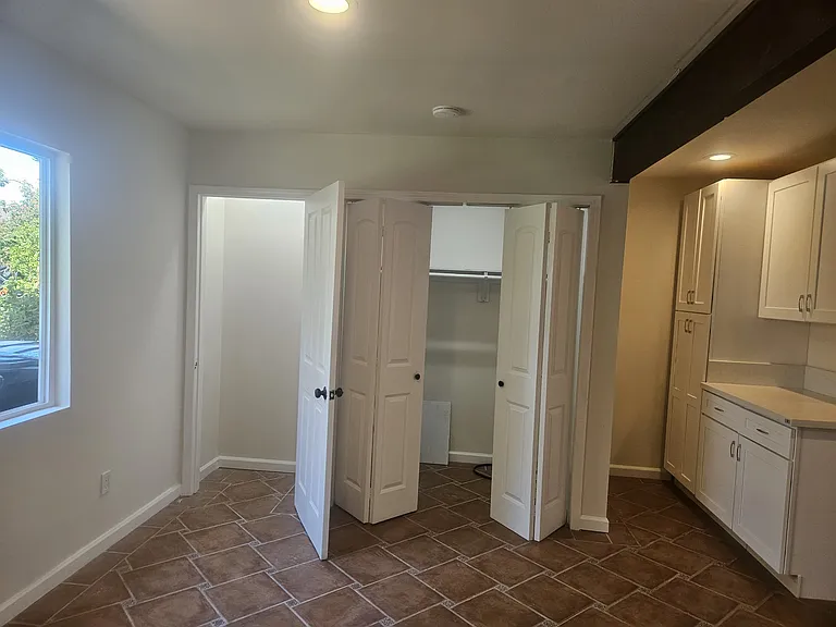260 Mission Dr #1/2 — Photo 7