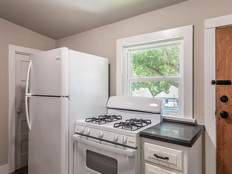 2905 Olive St — Photo 17