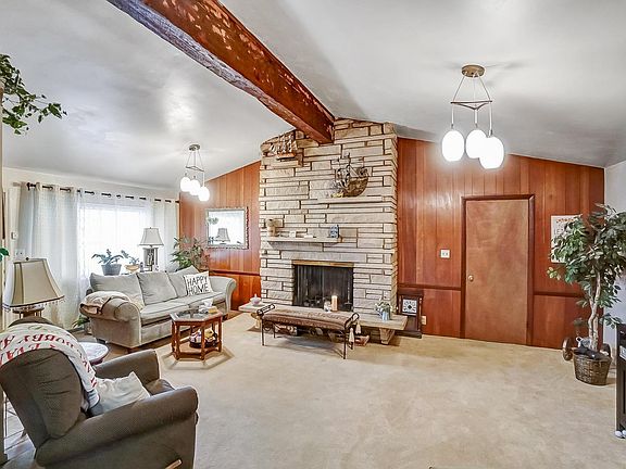 4th image of 755 Smithfield Dr