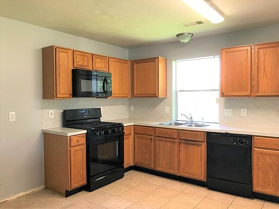 3rd image of 3139 Rainpark Ln
