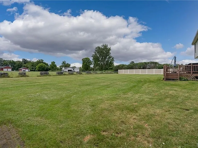 26202 Lafave Rd — Photo 39