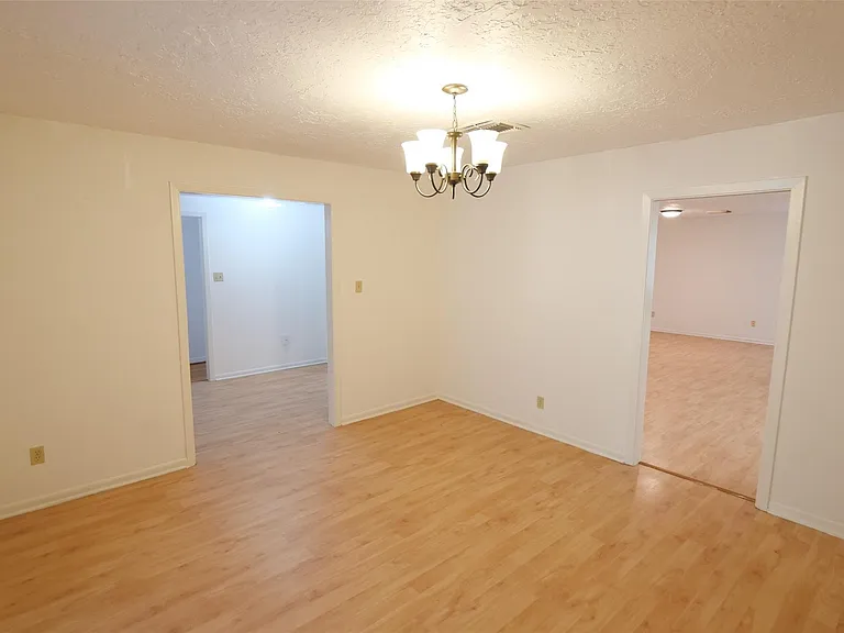 5231 Beechnut St — Photo 6