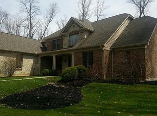 331 Ridgeview Ln, Hamilton Twp, OH 45039