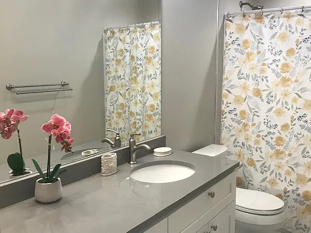 629 S Batavia Ave #4 — Photo 3