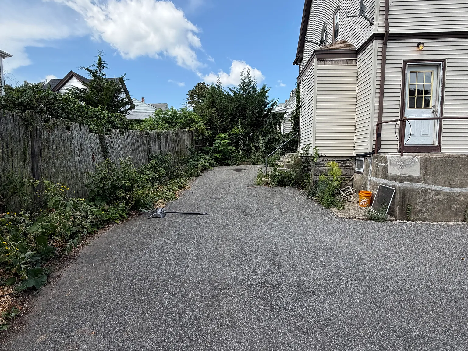 2 bed, 1.5 bath, 900 sqft, $2,600 — Photo 2