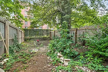 Rented by Safdie Realty Group