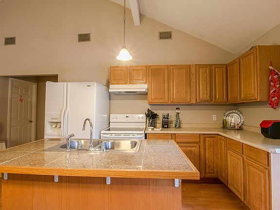 4th image of 29252 Shenandoah Dr