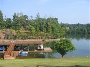 275 Waterside Dr #K9, Moneta, VA 24121