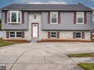 1 Randallfield Ct, Randallstown, MD 21133