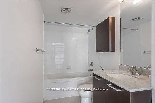 37 Grosvenor St #1007 — Photo 7