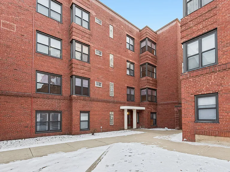 6200 N. Hoyne — Photo 7
