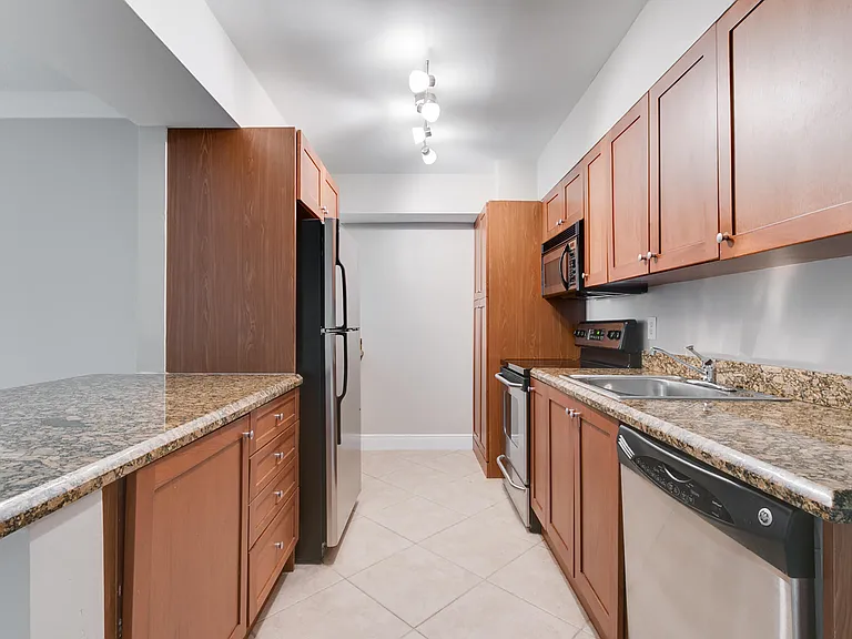 4001 NE 21st Ave #207 — Photo 10