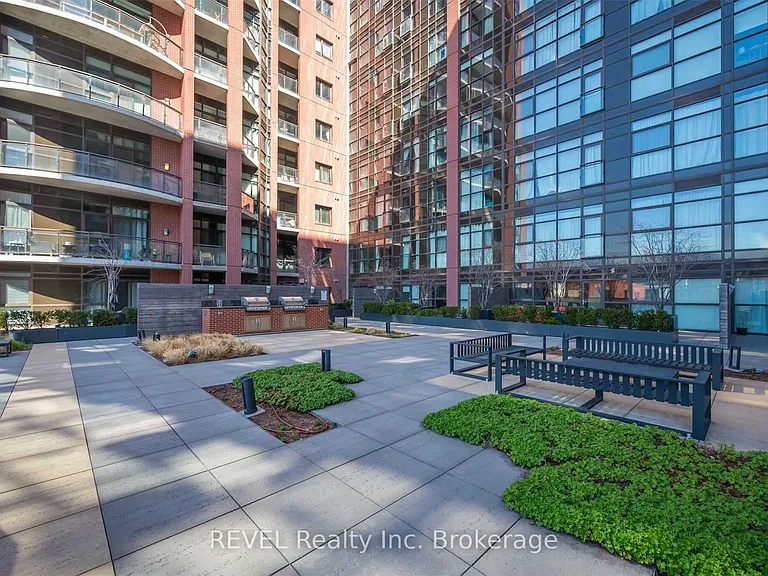 112 King St E #907 — Photo 28