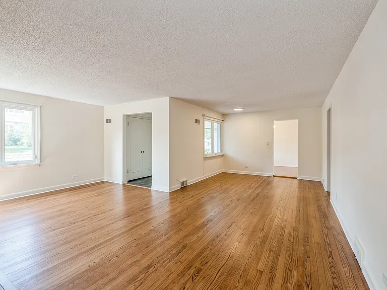 4701 Lawn Ave — Photo 6